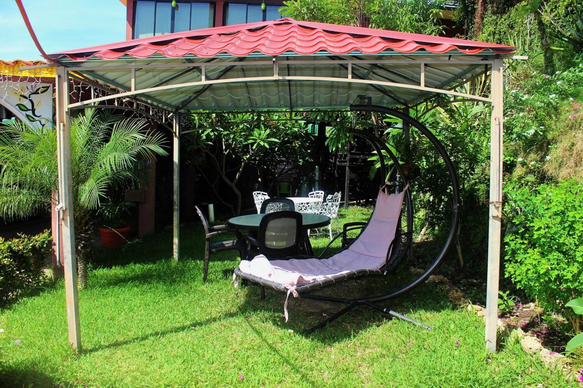 image-housing-carousel