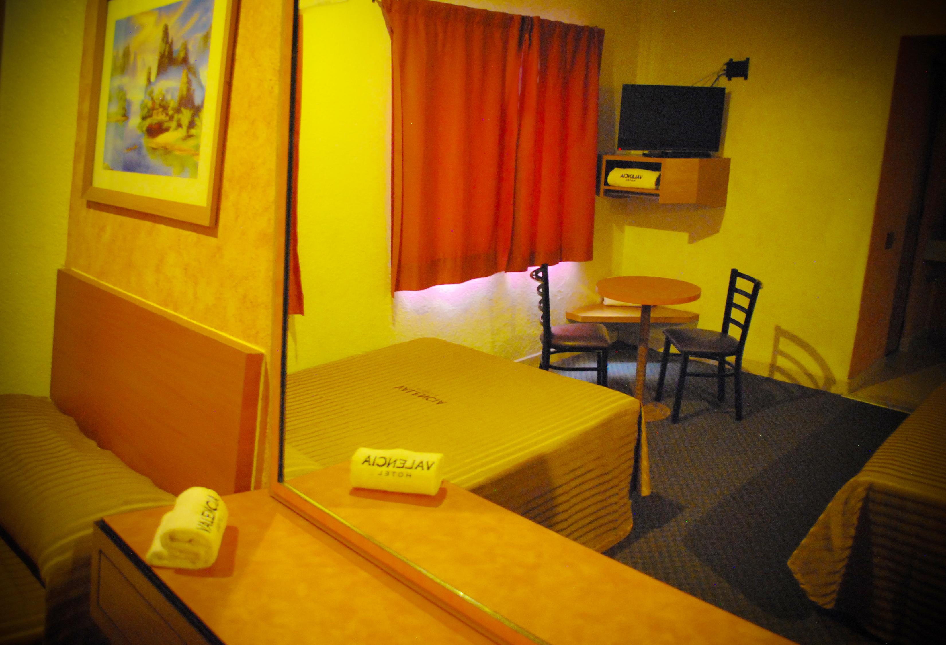 image-housing-carousel