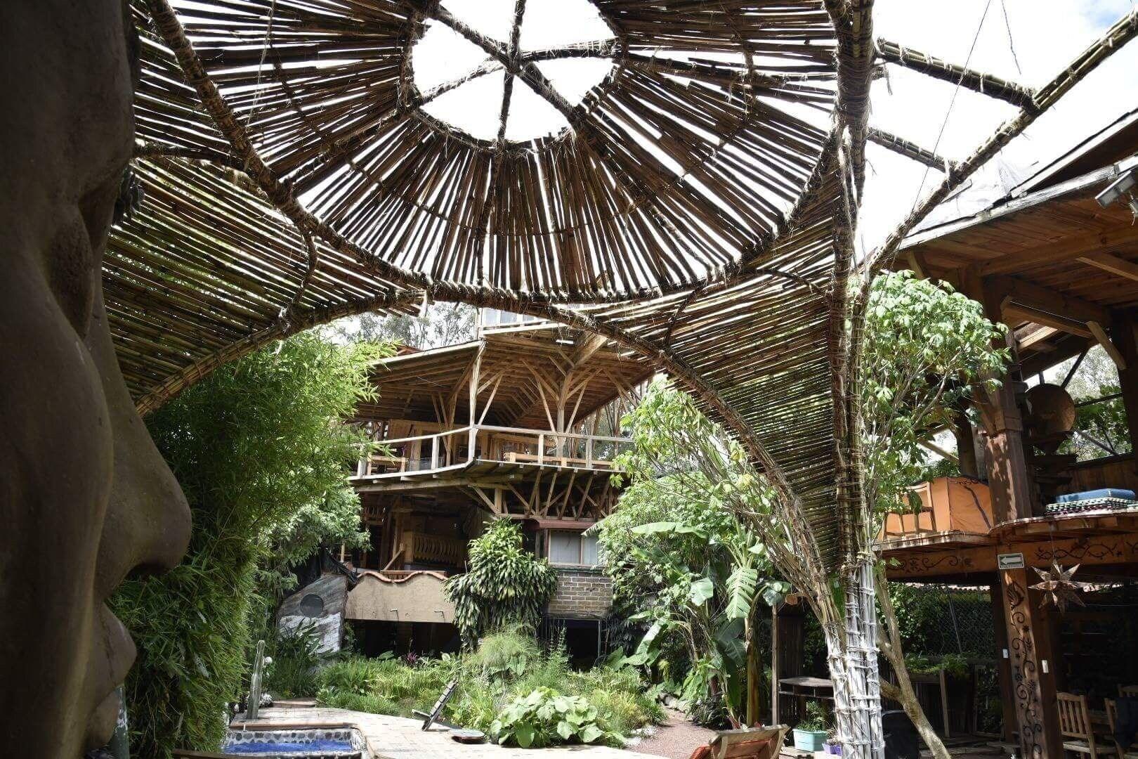 image-housing-carousel