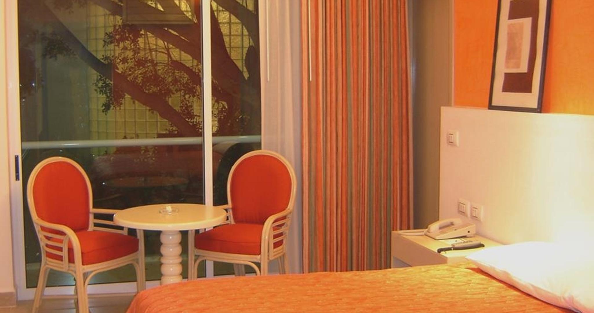 image-housing-carousel