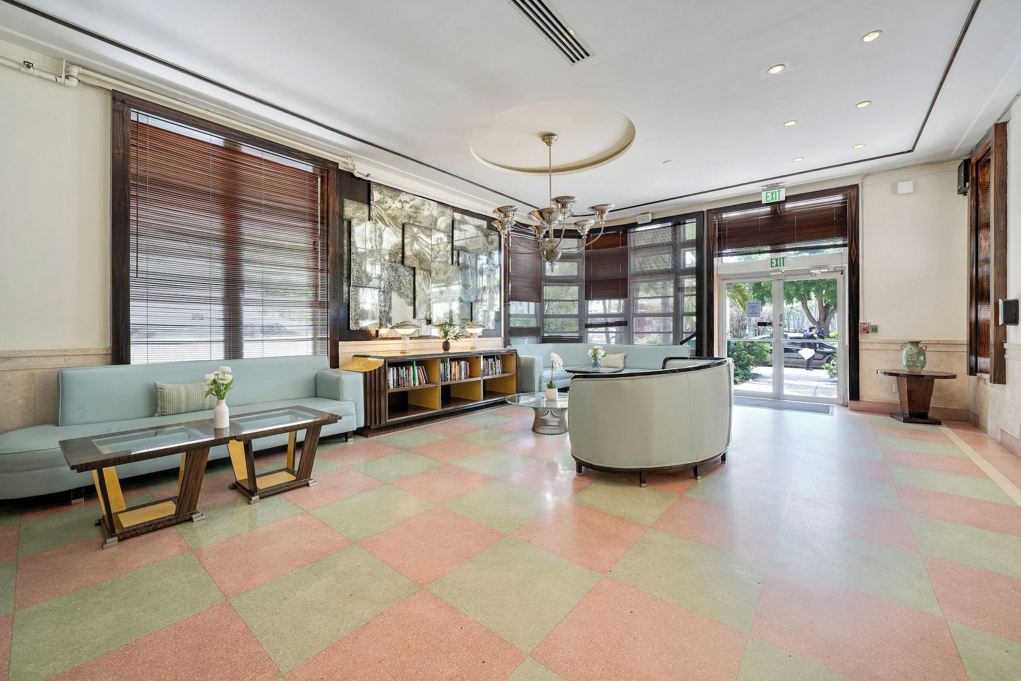 image-housing-carousel