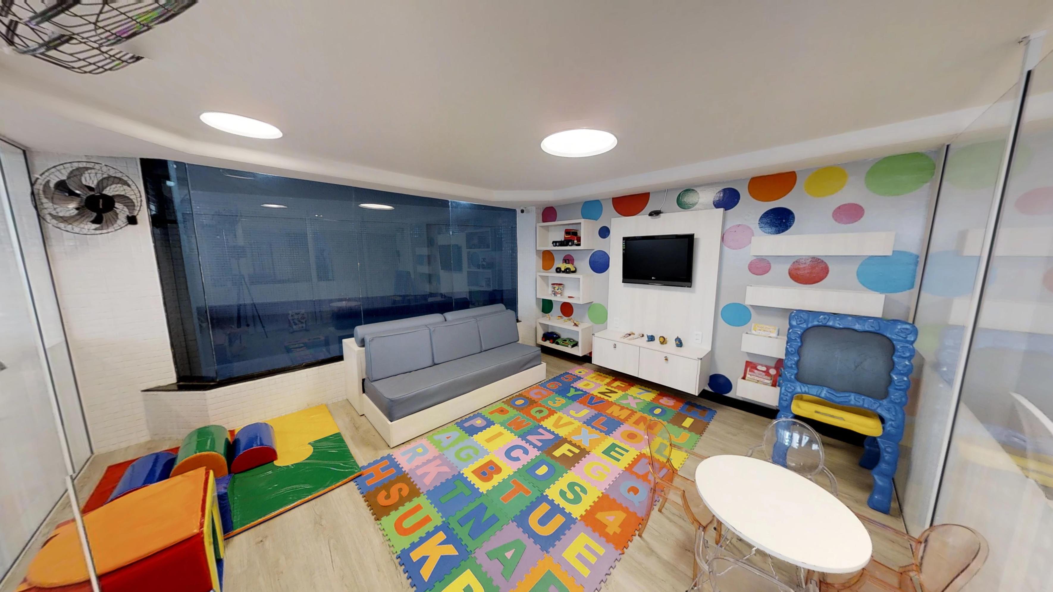 image-housing-carousel
