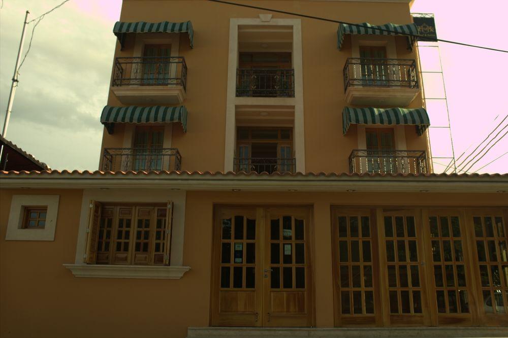 image-housing-carousel