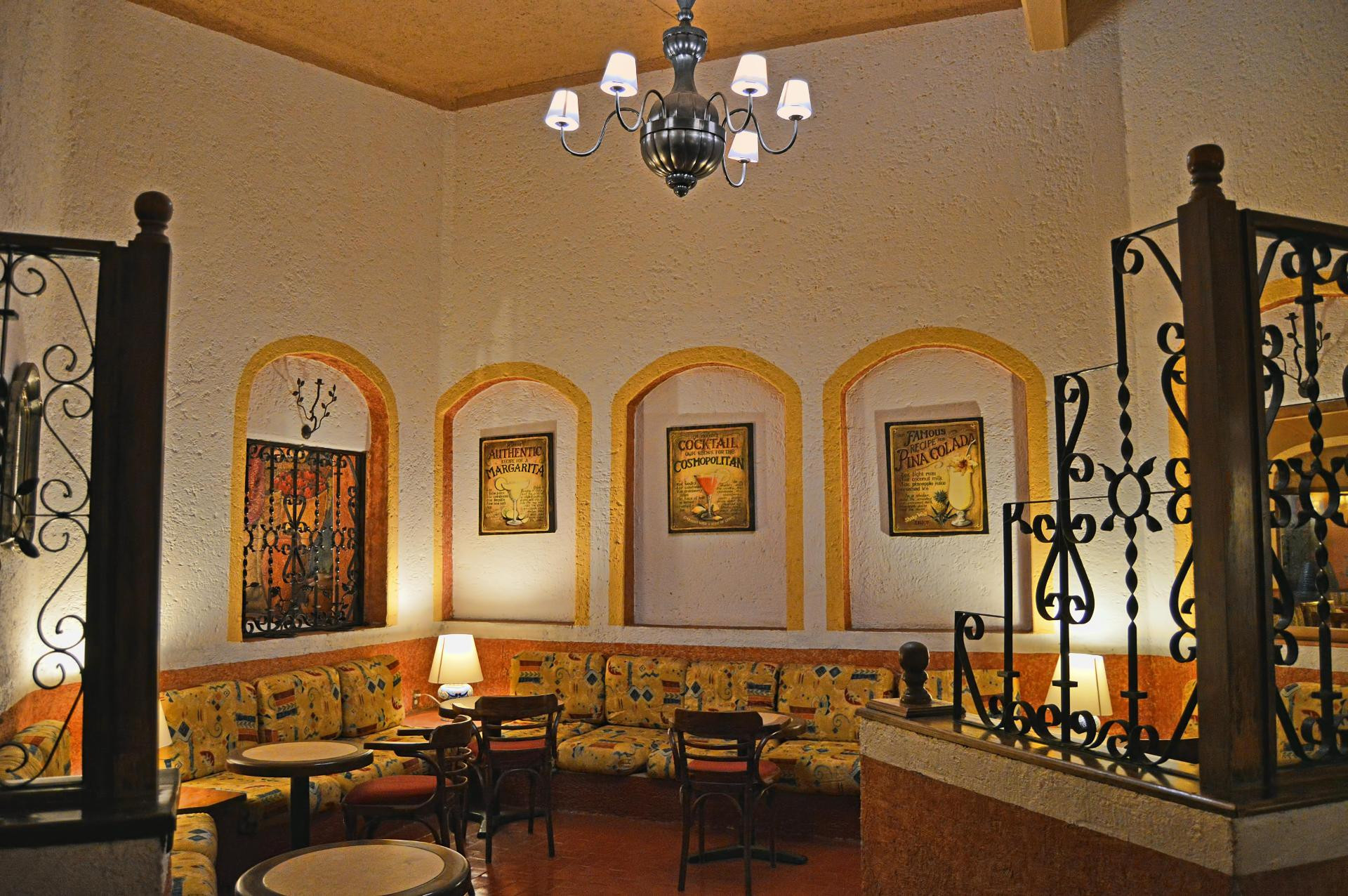 image-housing-carousel