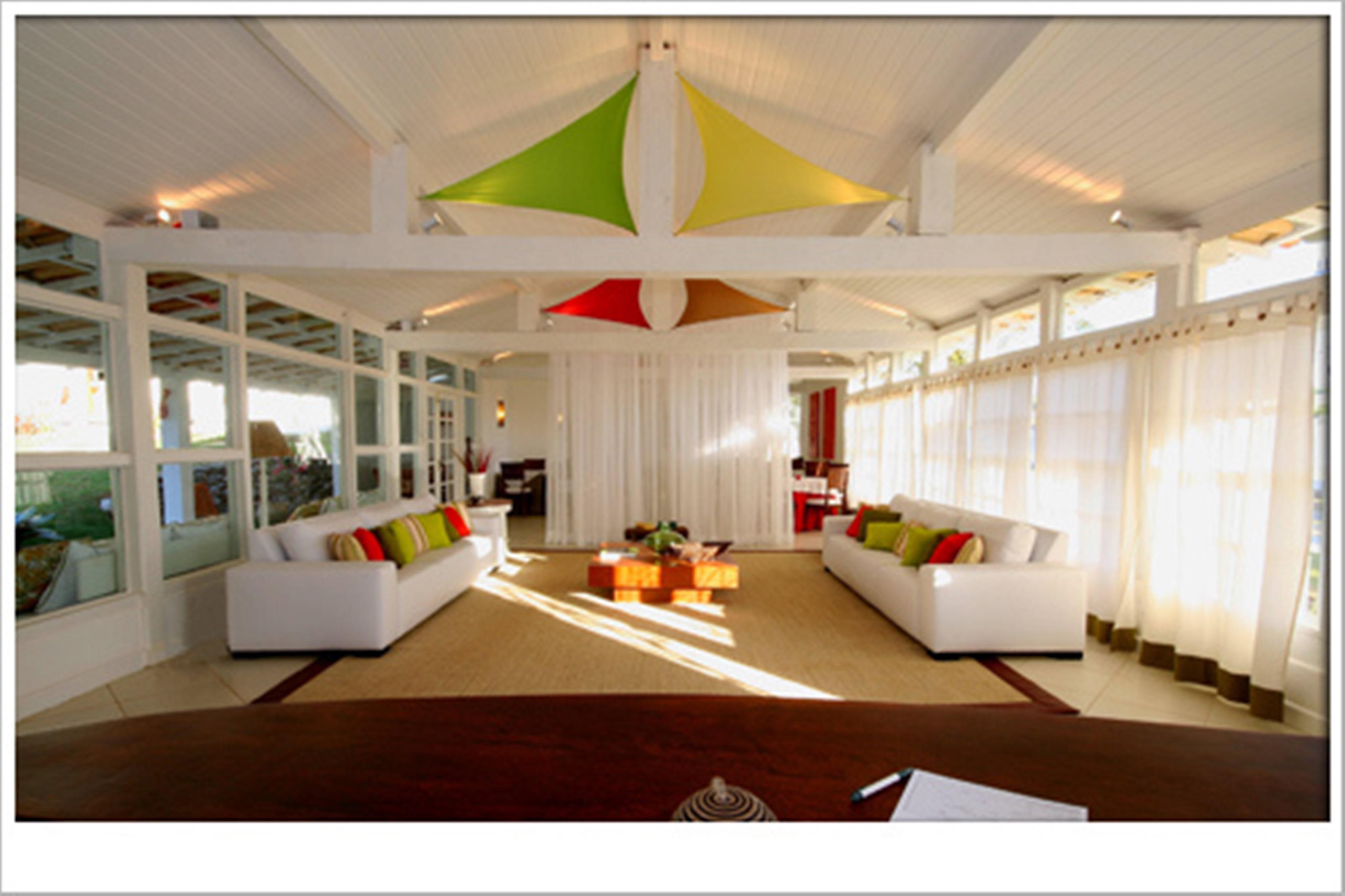 image-housing-carousel