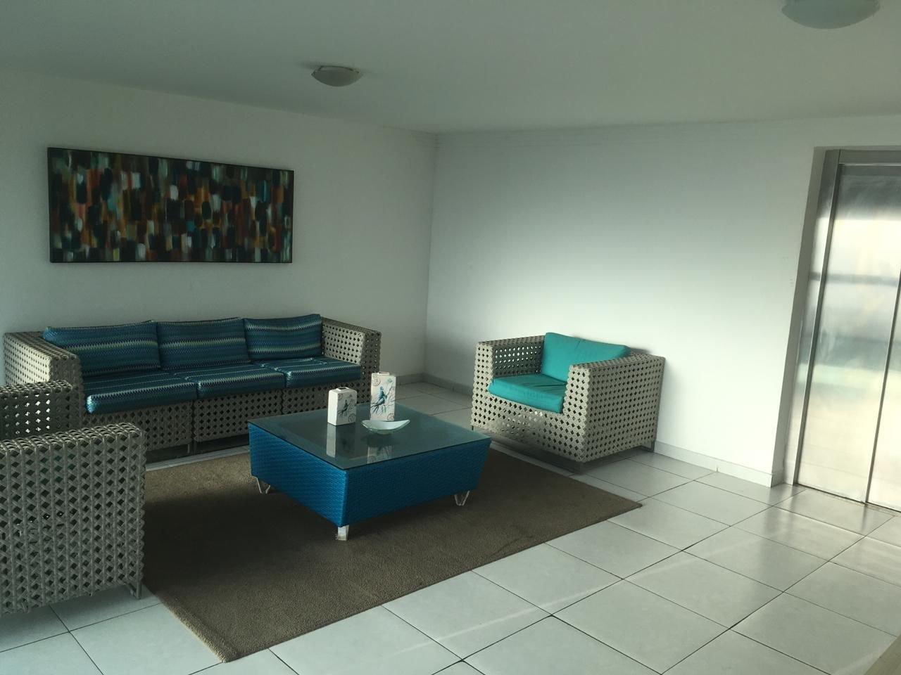 image-housing-carousel