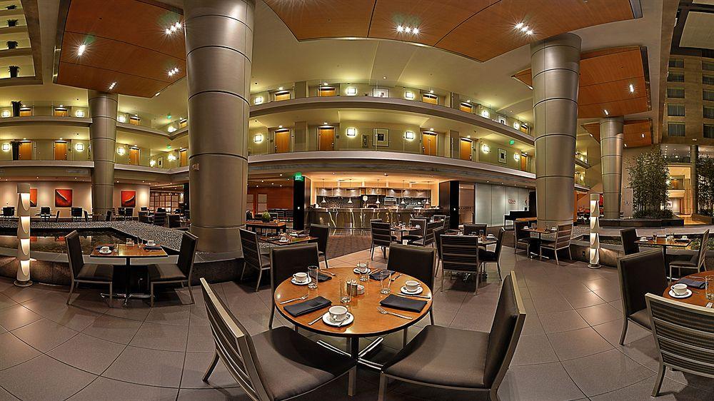 image-housing-carousel