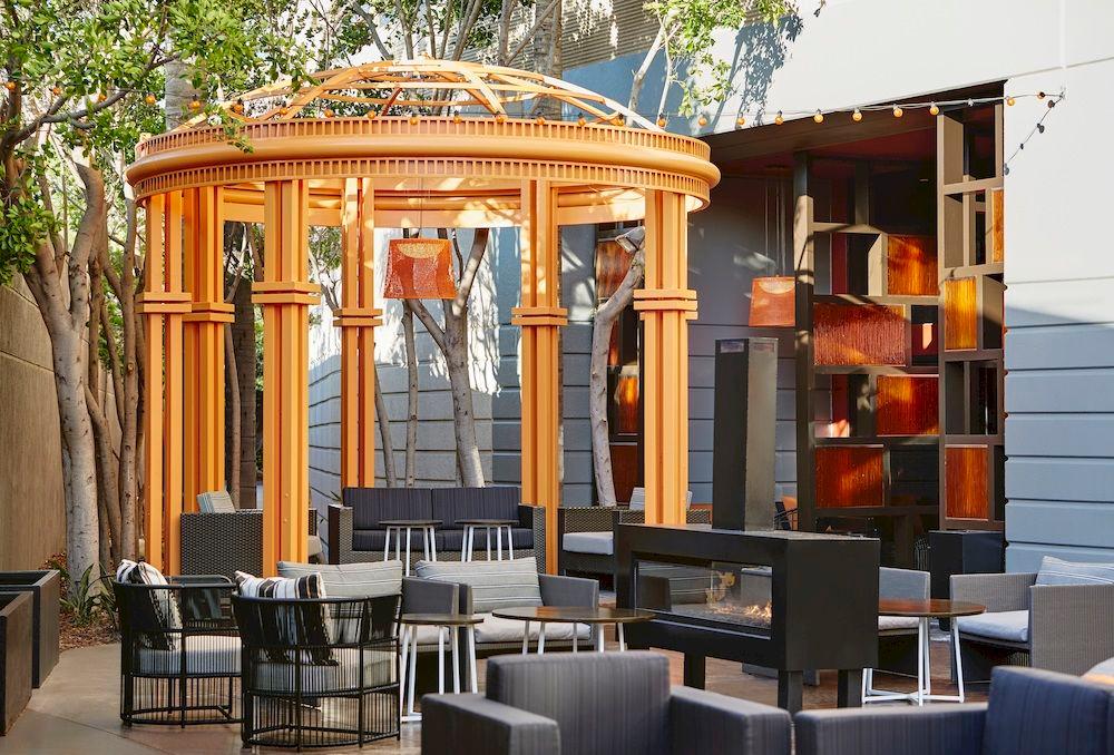 image-housing-carousel
