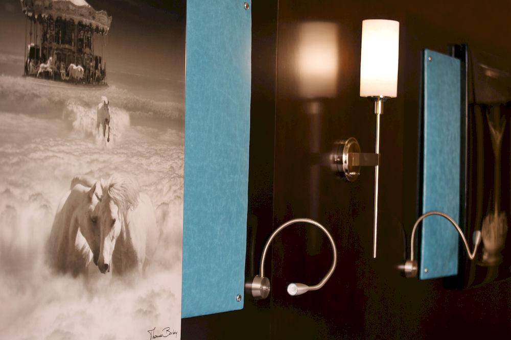 image-housing-carousel
