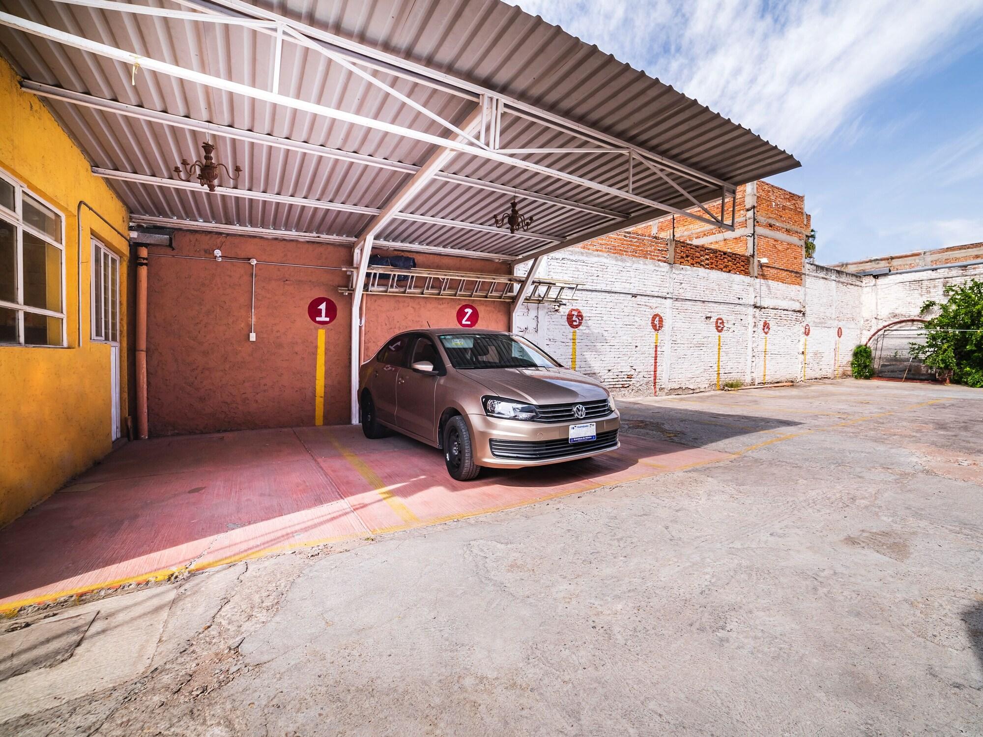 image-housing-carousel