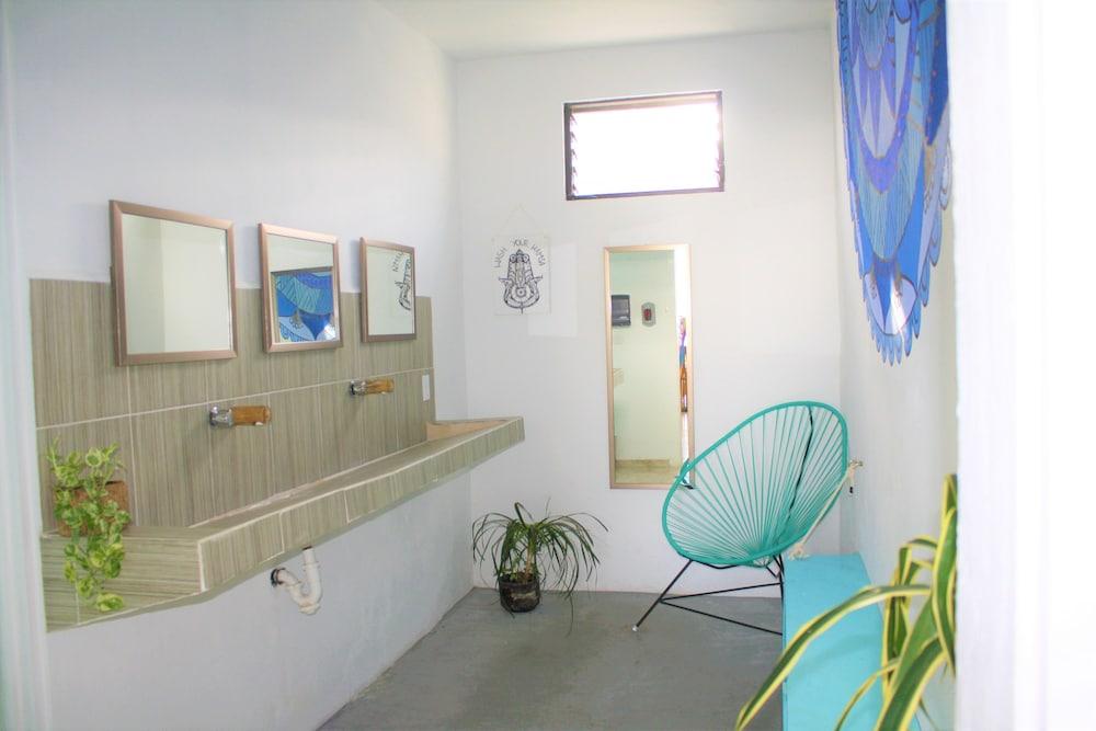 image-housing-carousel