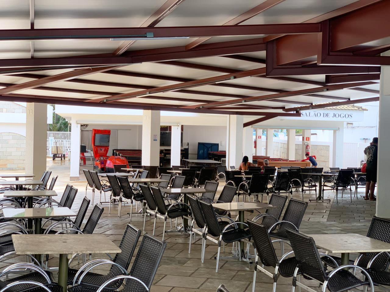 image-housing-carousel