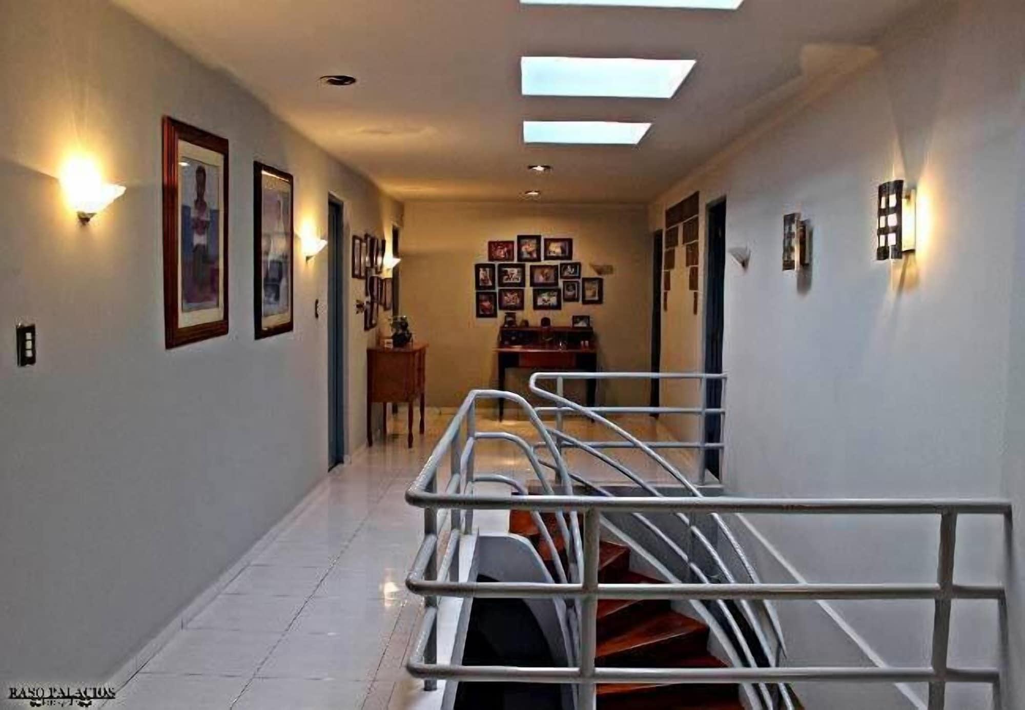 image-housing-carousel