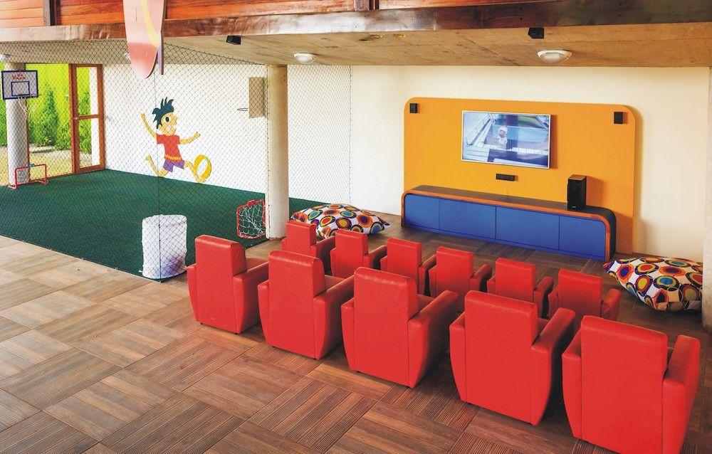image-housing-carousel