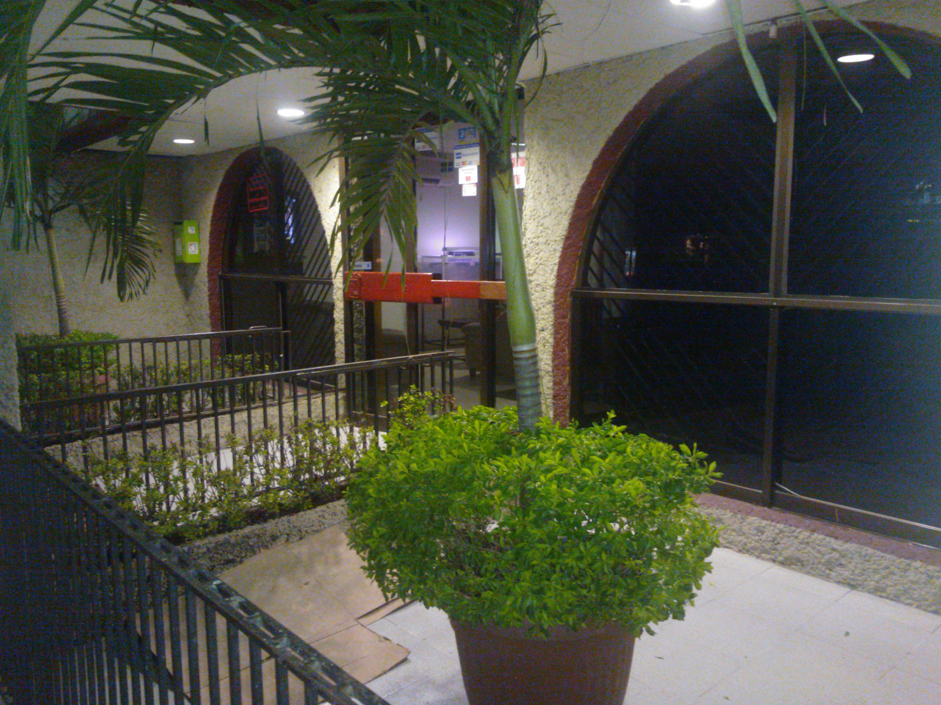 image-housing-carousel