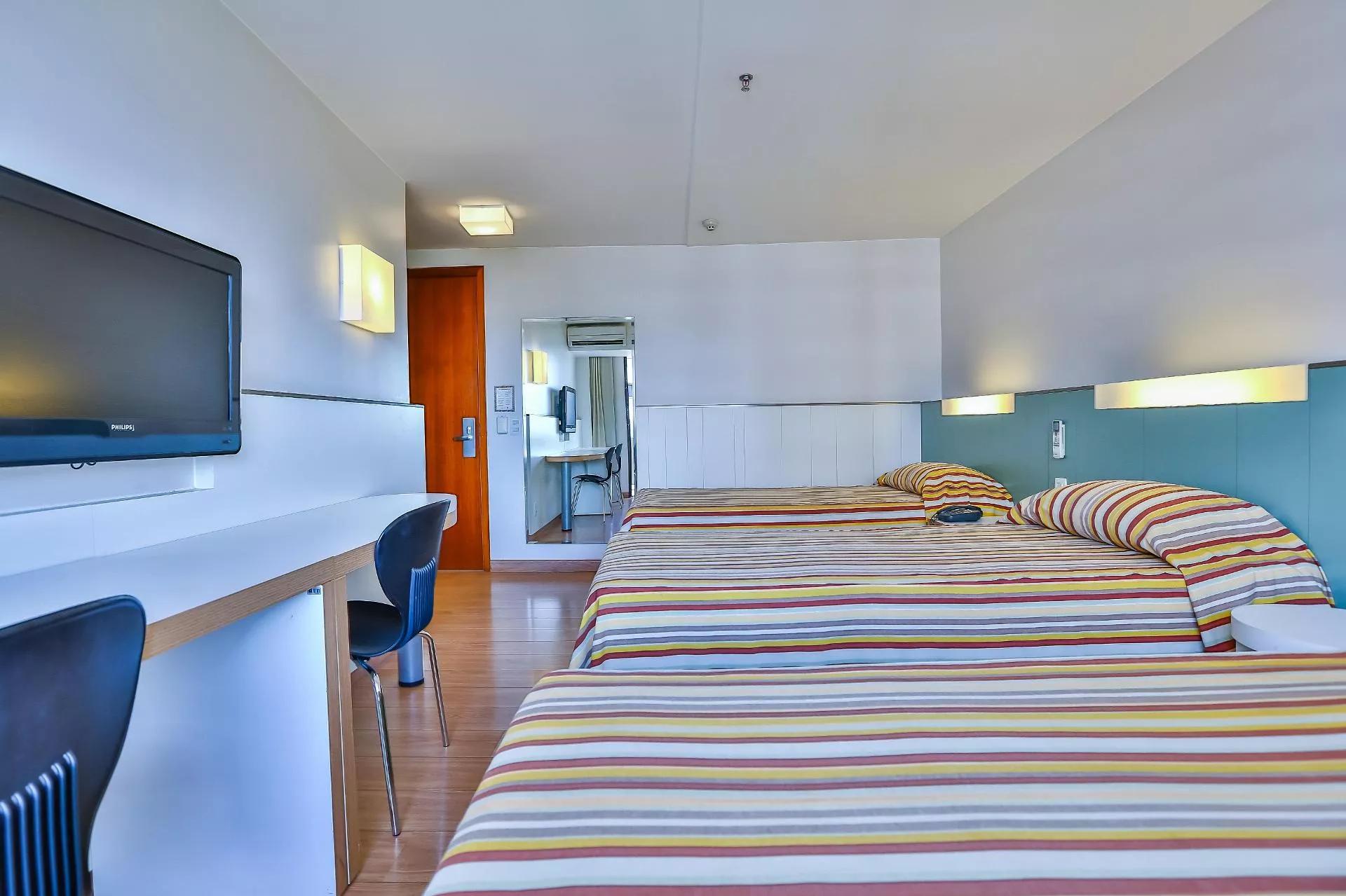 image-housing-carousel