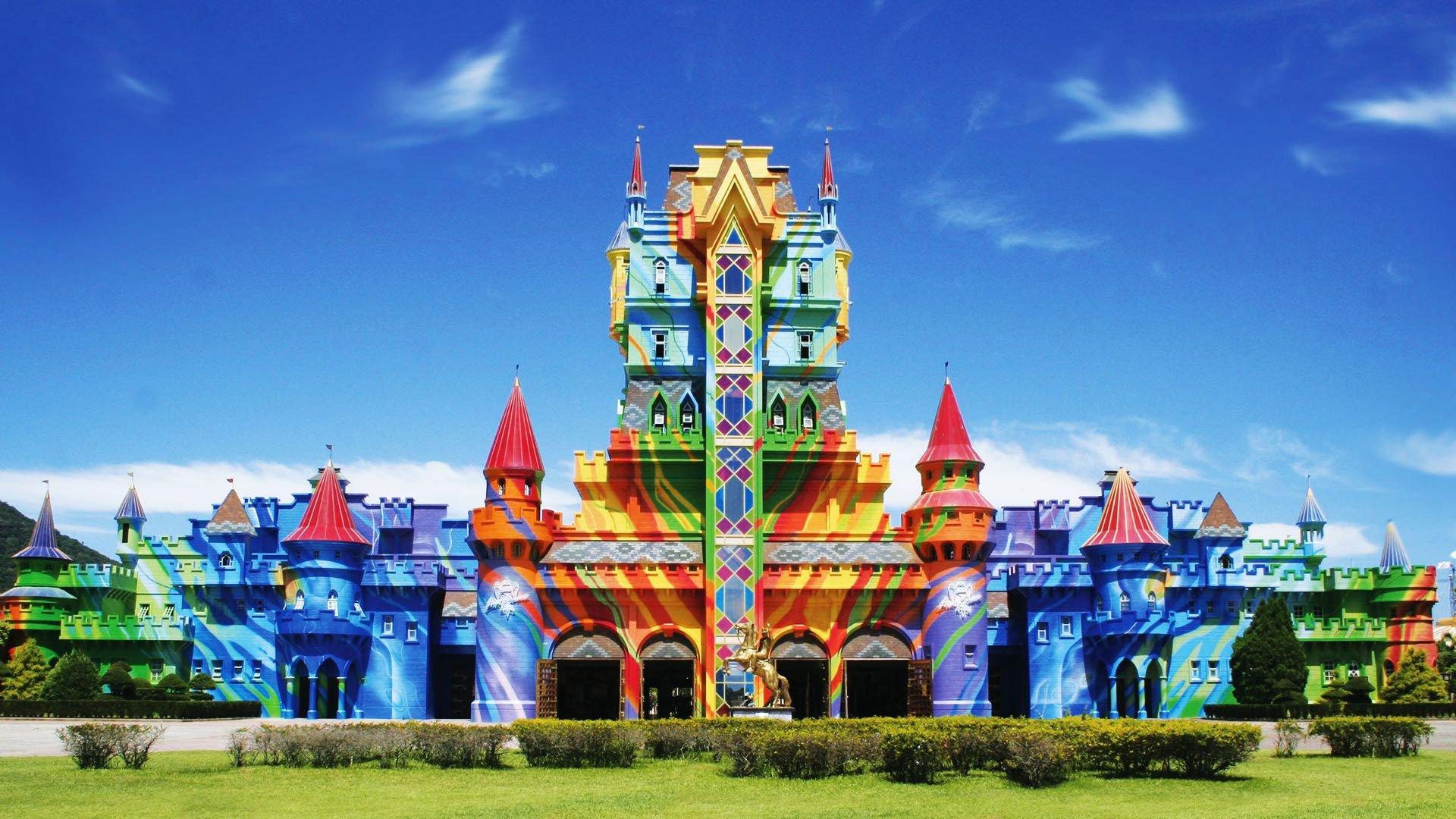 image-housing-carousel