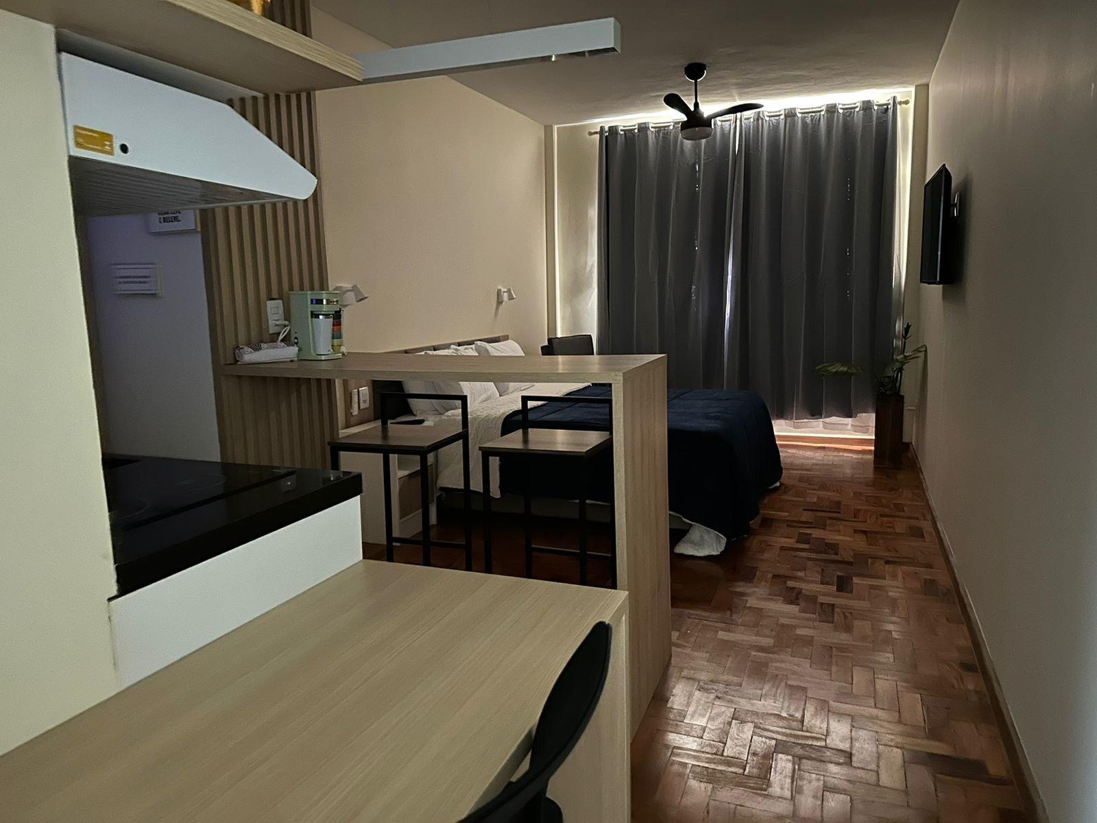 image-housing-carousel