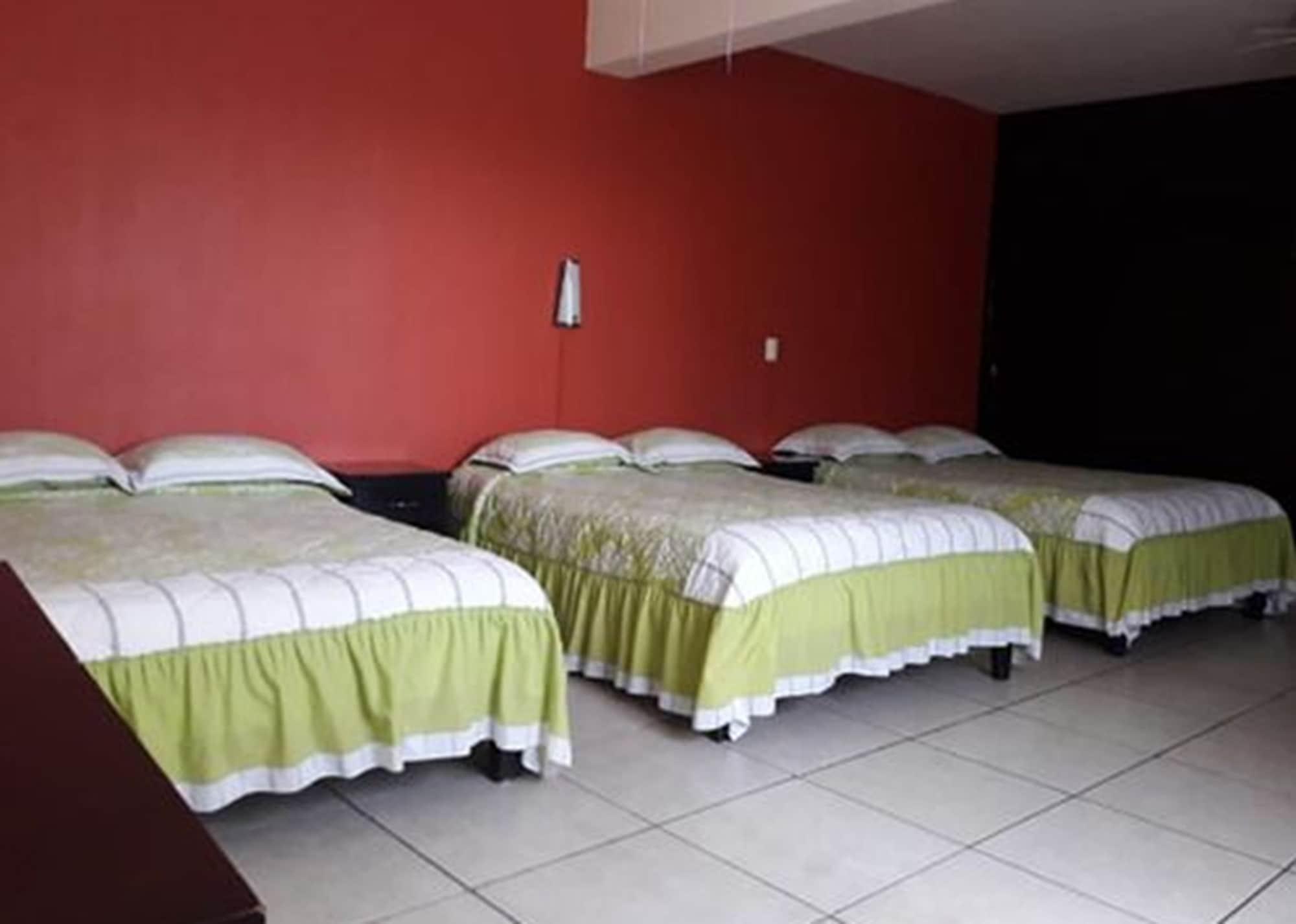 Tercera Avenida Hotel 5