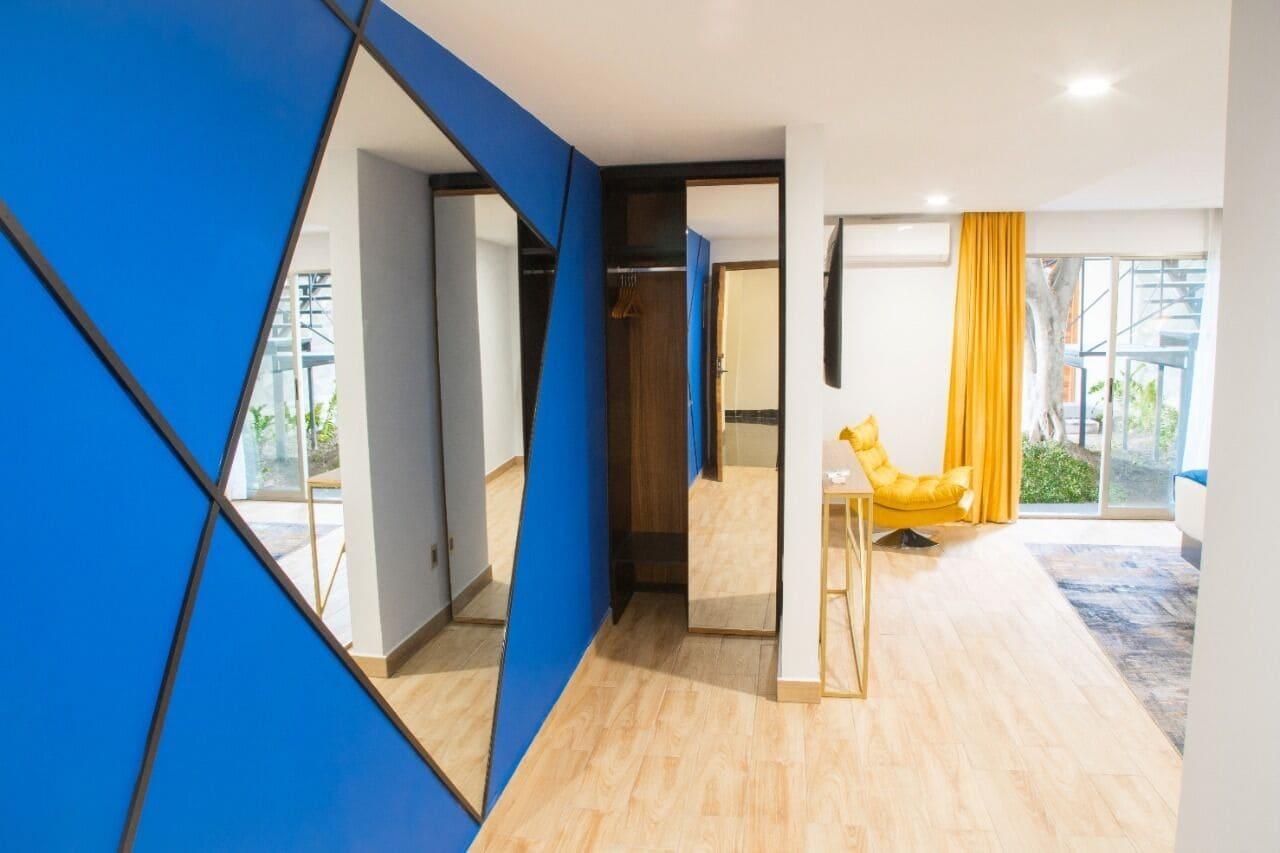image-housing-carousel