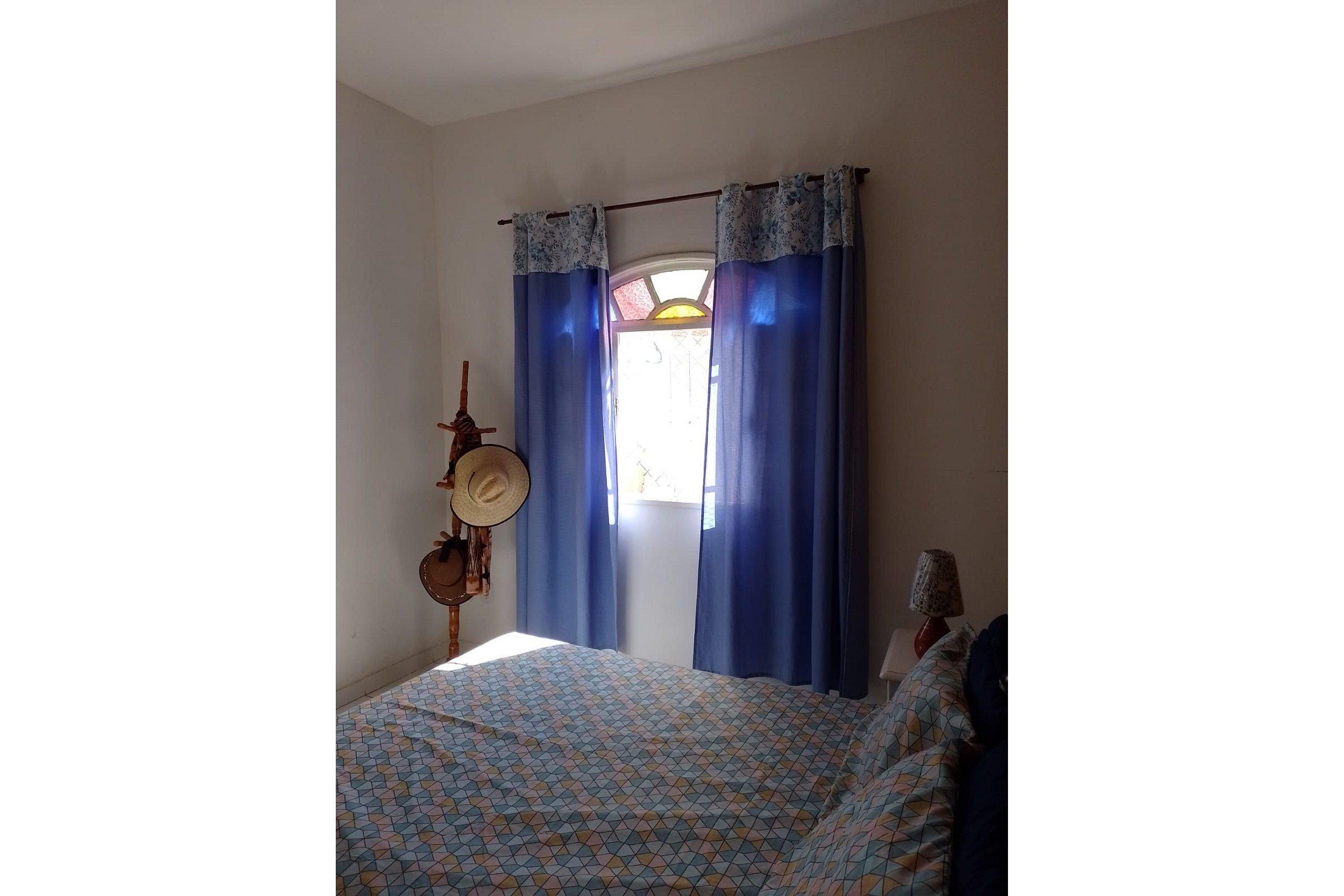 image-housing-carousel