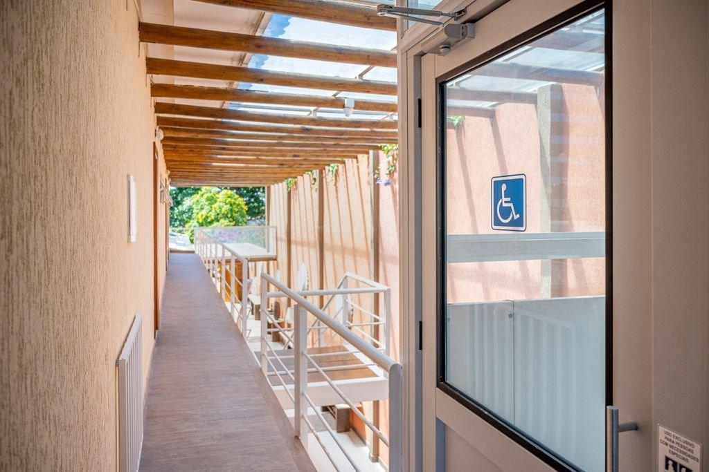 image-housing-carousel