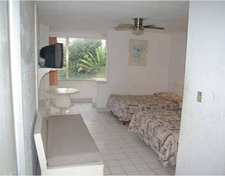 image-housing-carousel