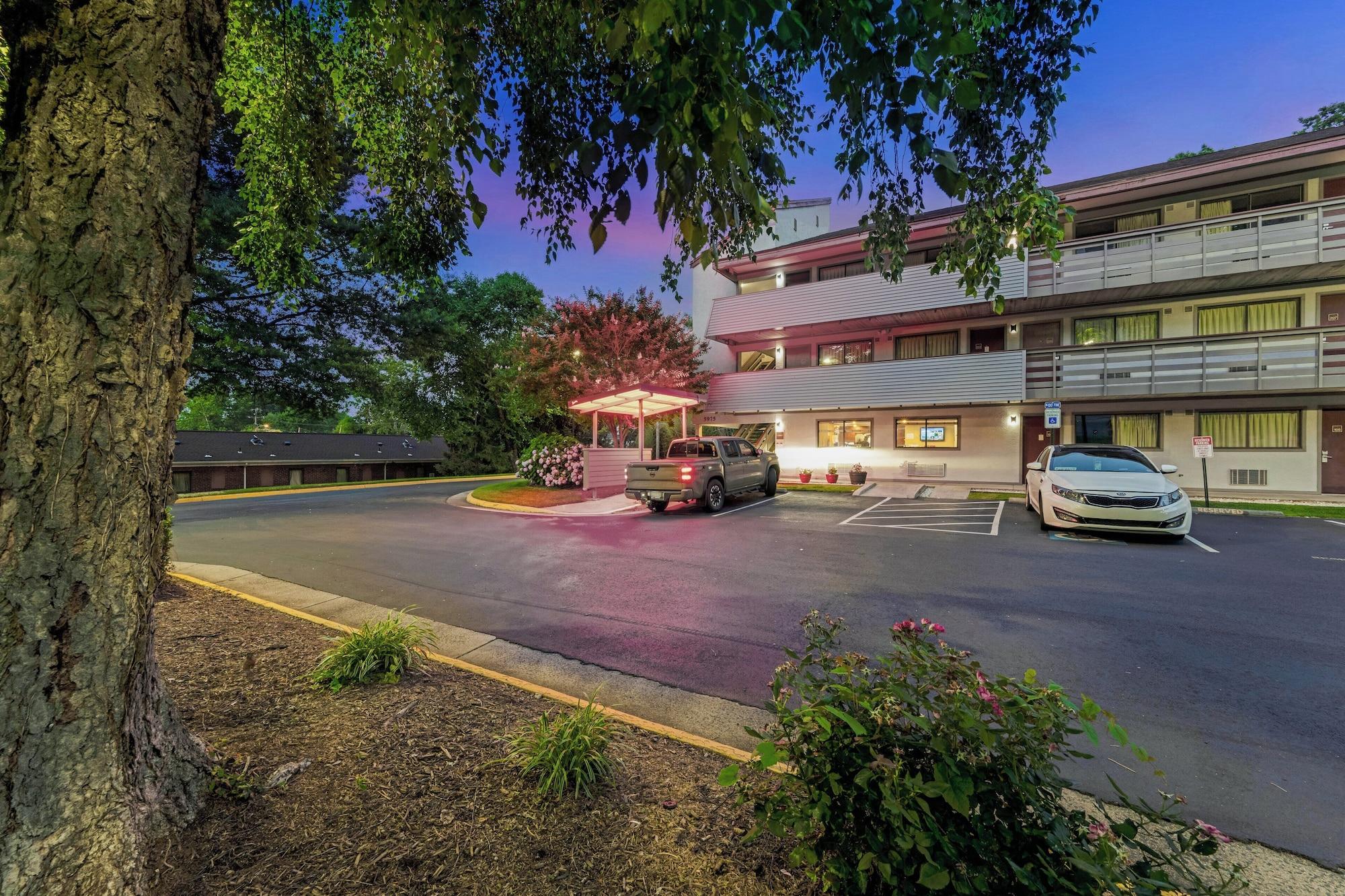 image-housing-carousel