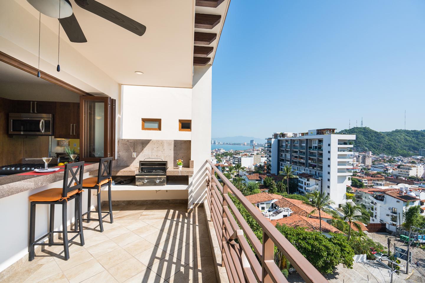 1 bed 1 bath Mountain View Suite