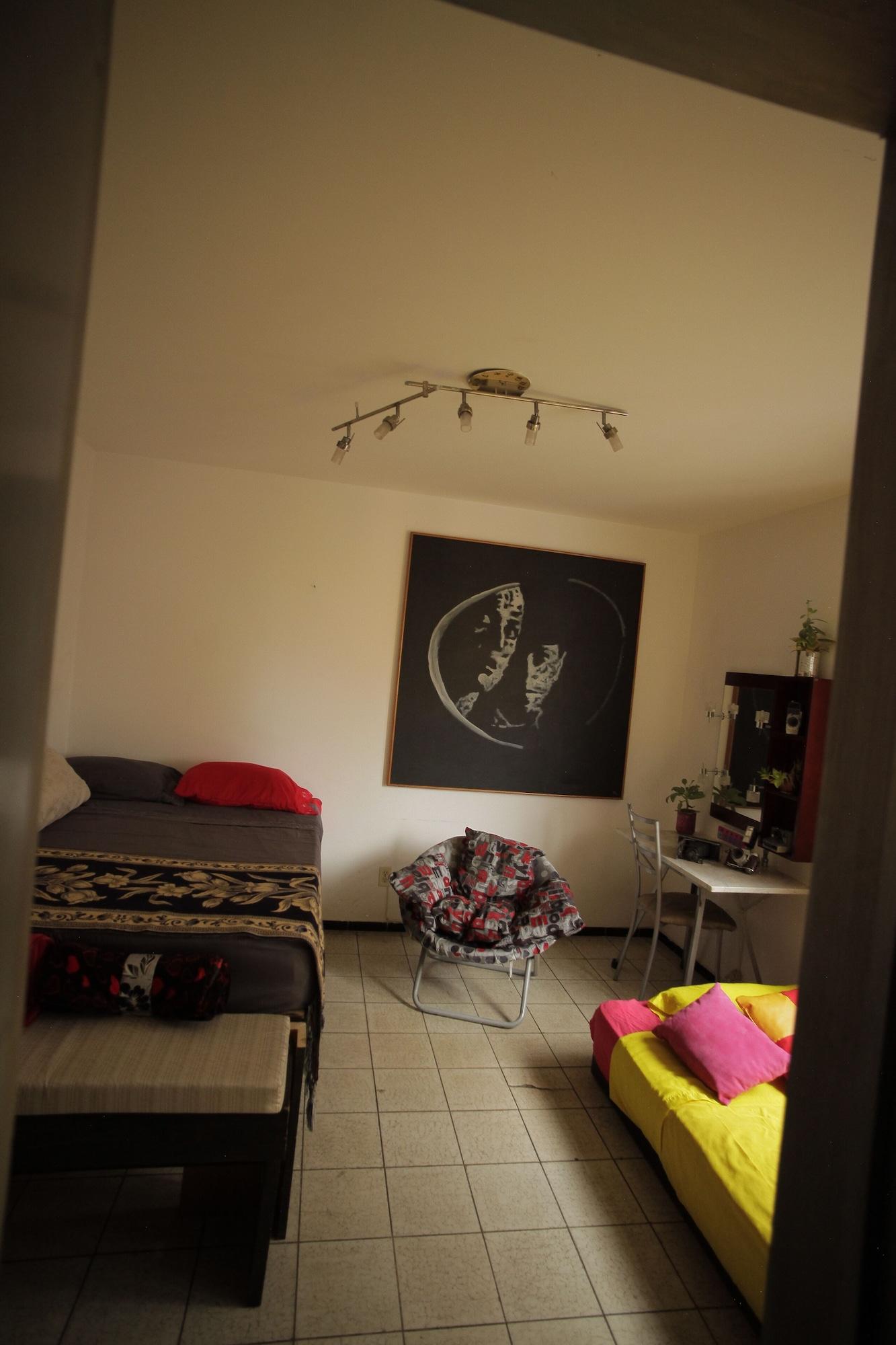 image-housing-carousel