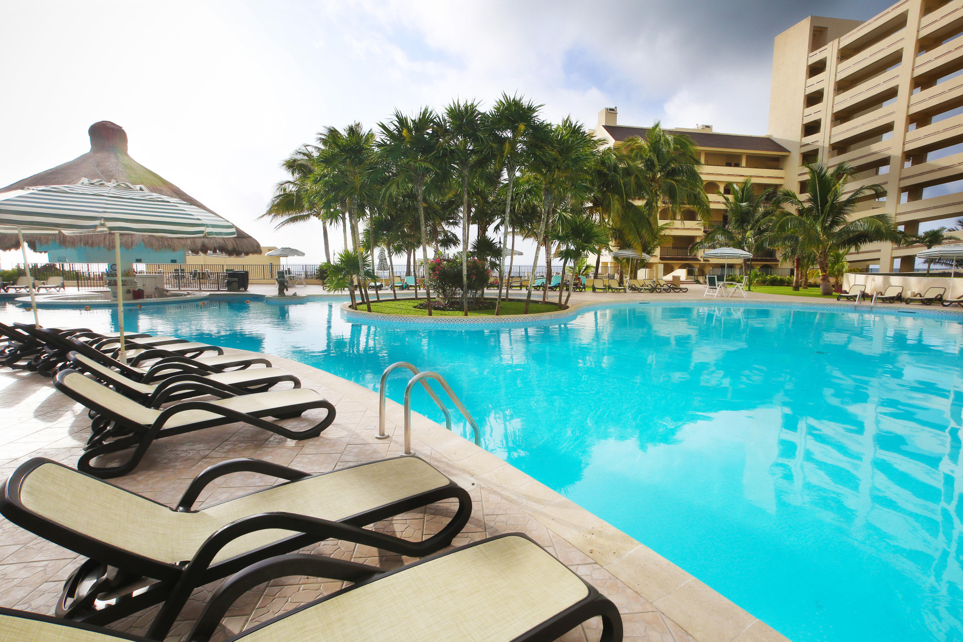The Royal Islander All Suites Resort 6