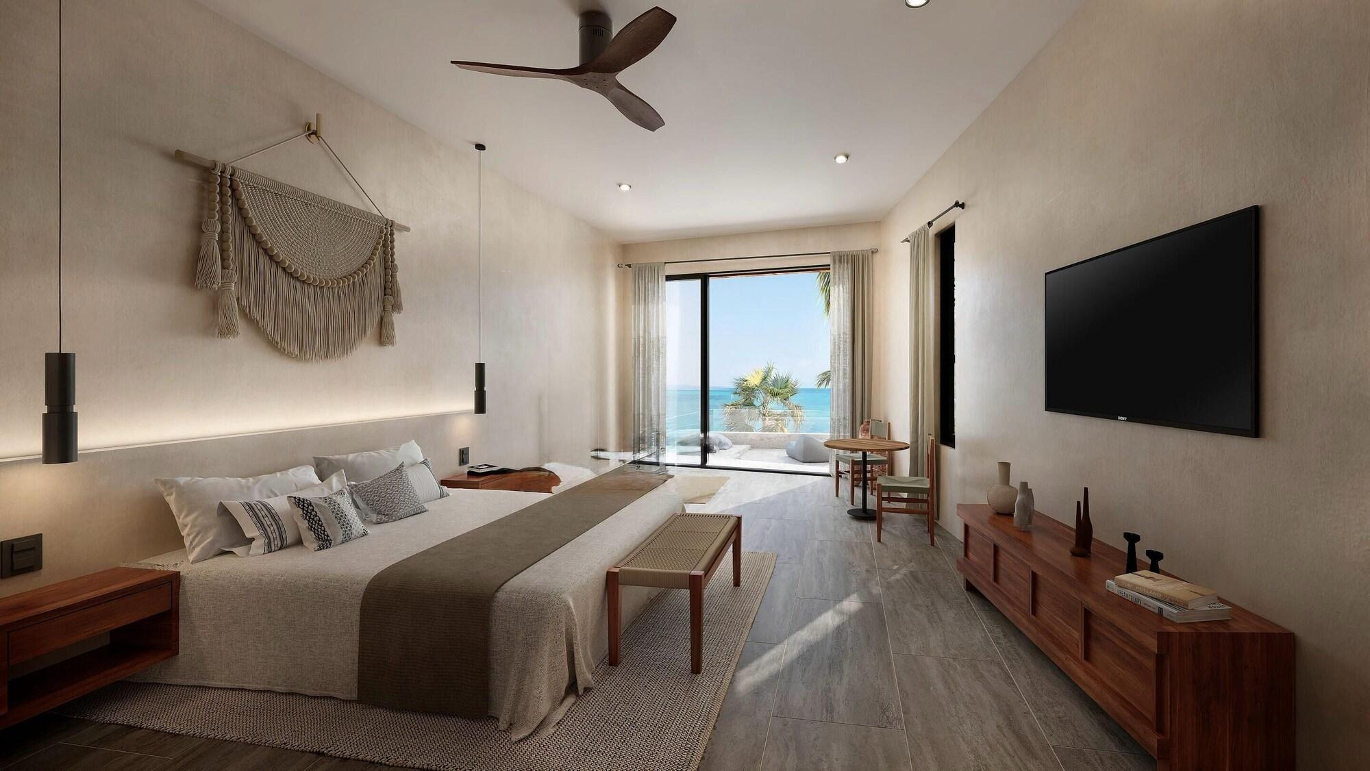 Casa Zamna Ocean Front Junior Suite King