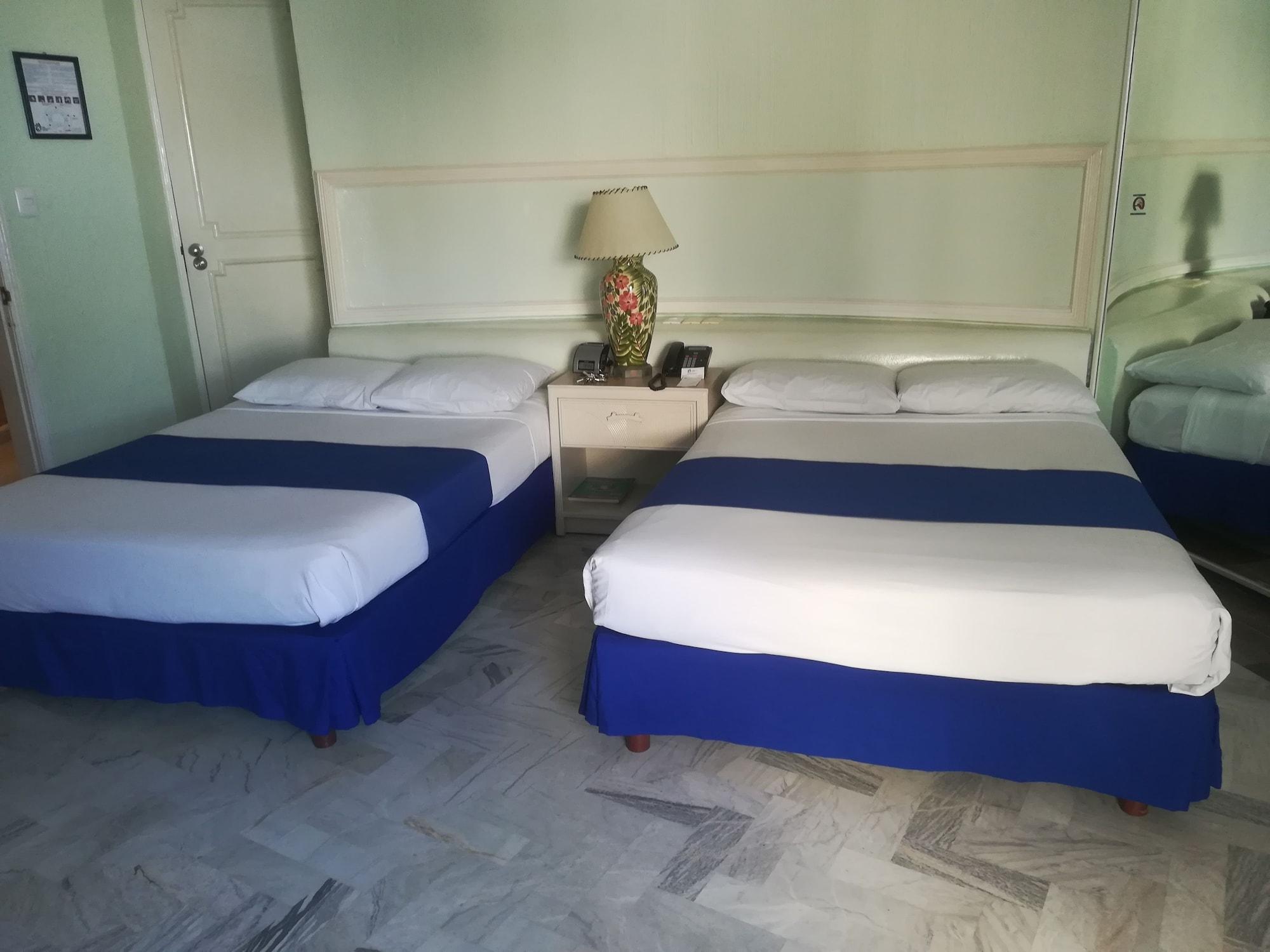 Habitación doble estándar, 2 camas dobles, balcón