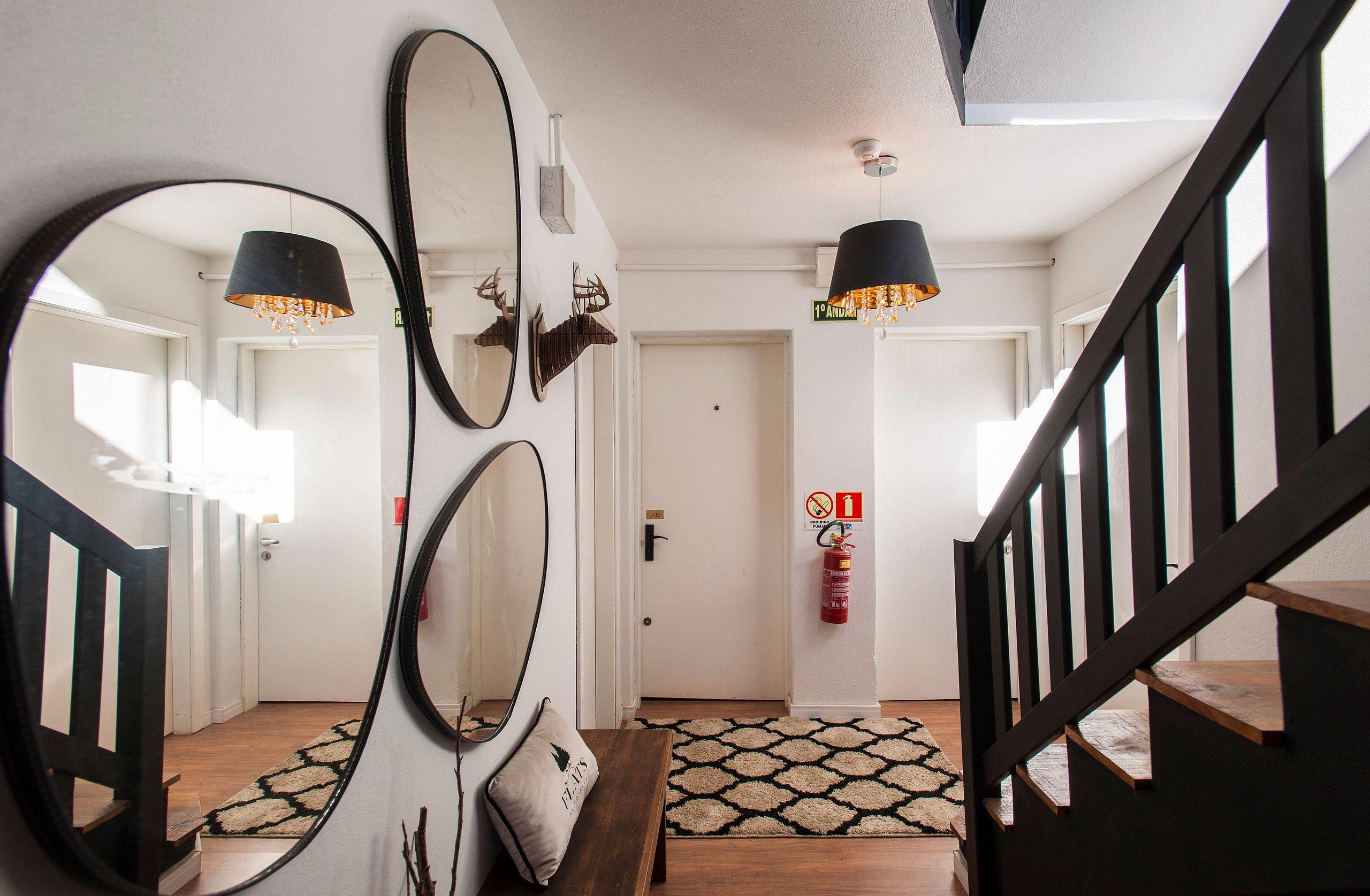 image-housing-carousel