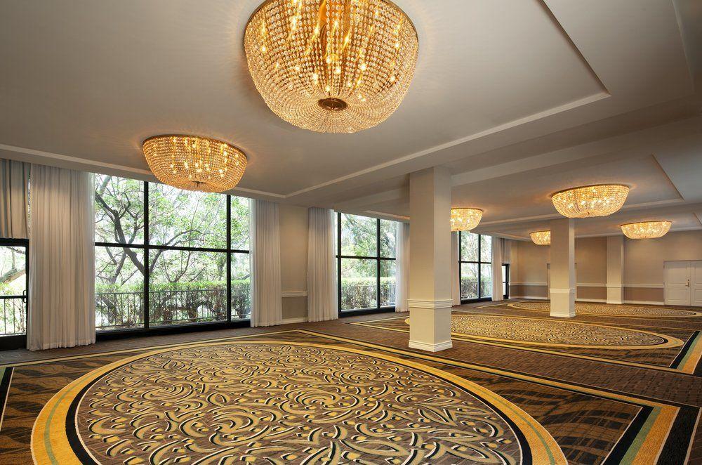 image-housing-carousel