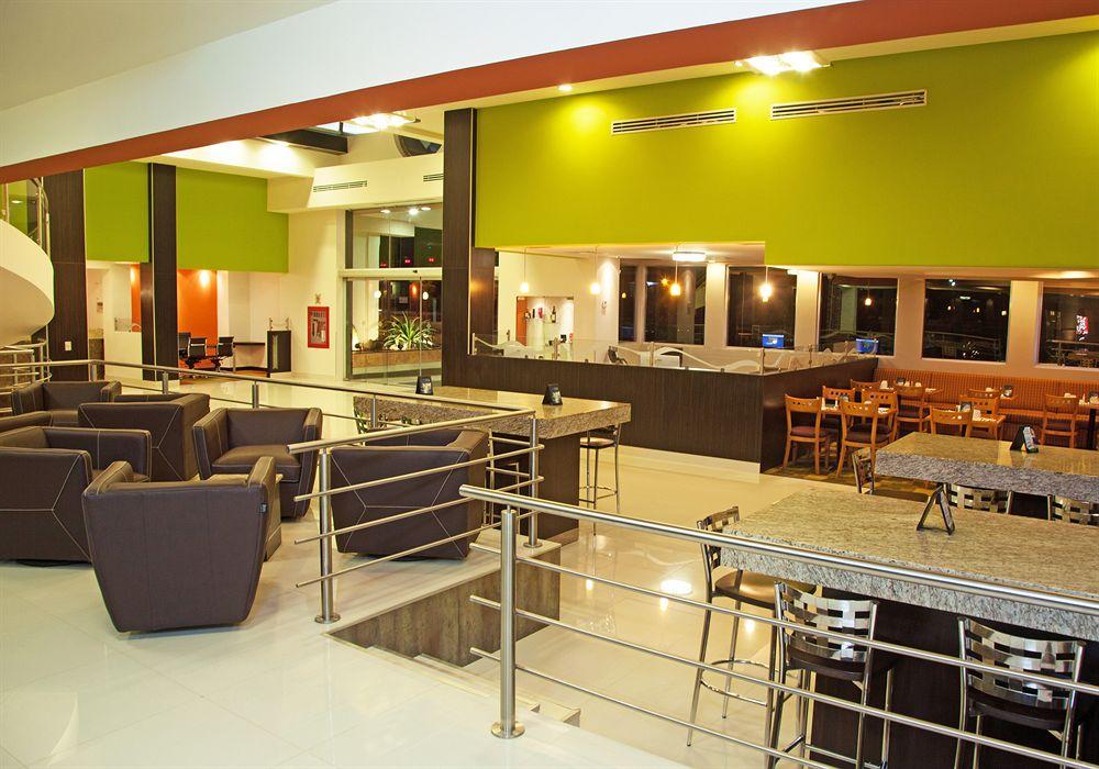 image-housing-carousel