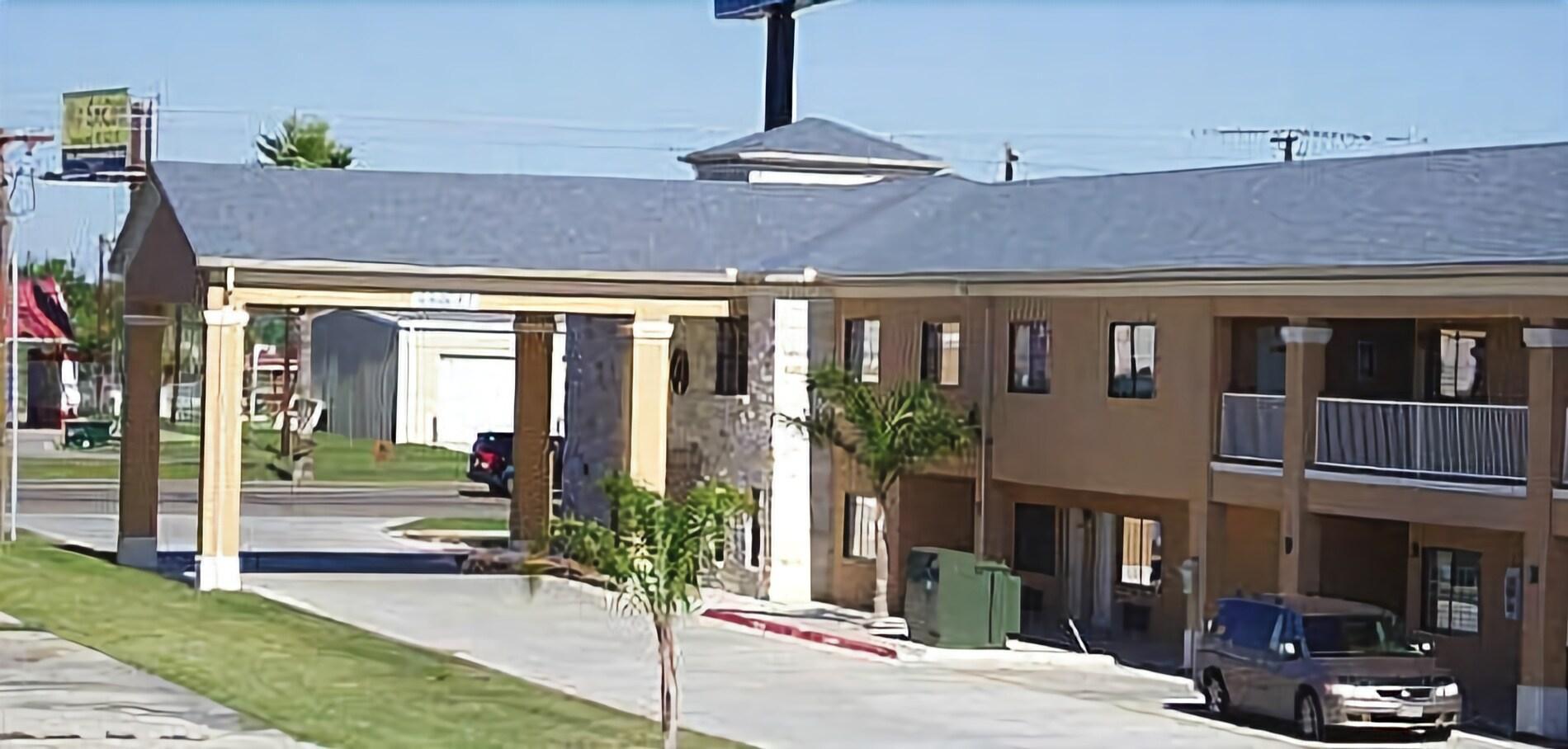 image-housing-carousel
