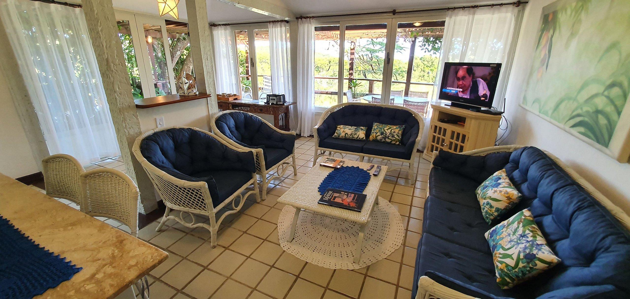 image-housing-carousel