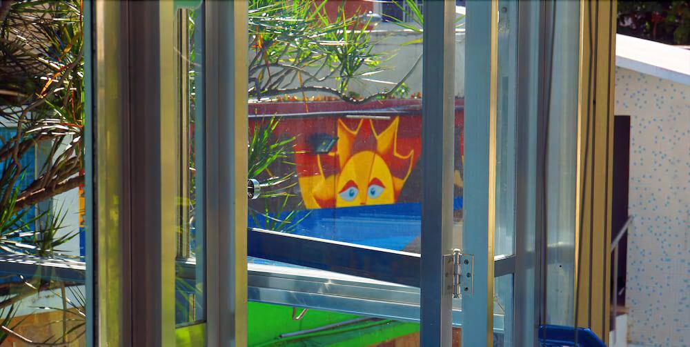 image-housing-carousel