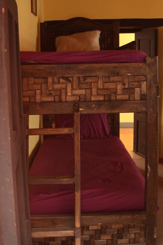 image-housing-carousel