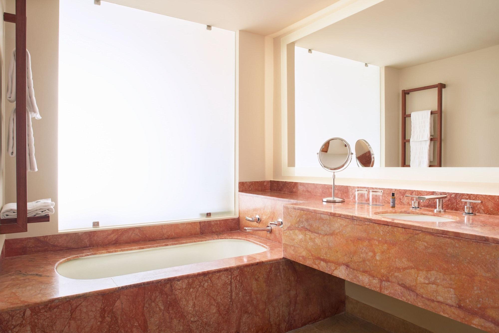 Junior Suite Ocean View, High Floor Double