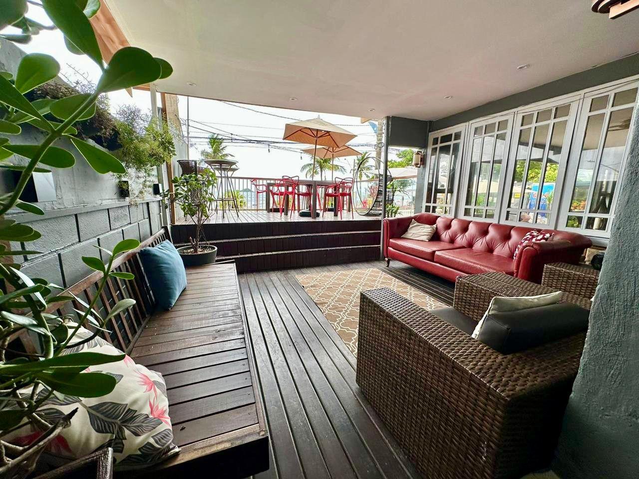 image-housing-carousel