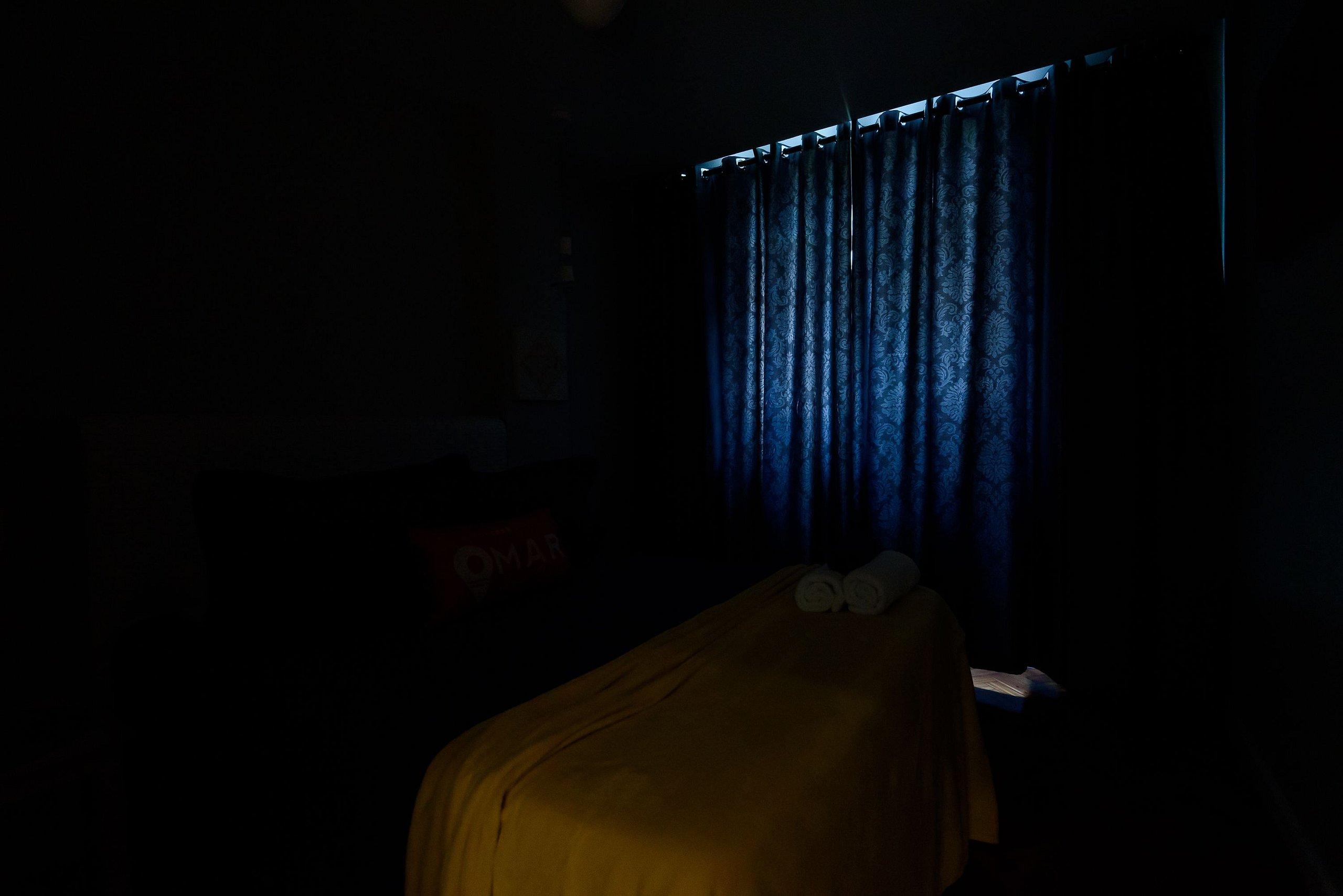 image-housing-carousel