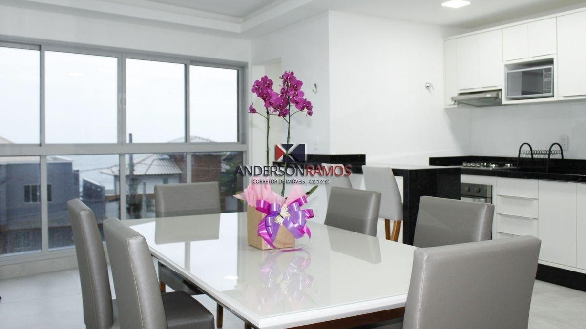 image-housing-carousel
