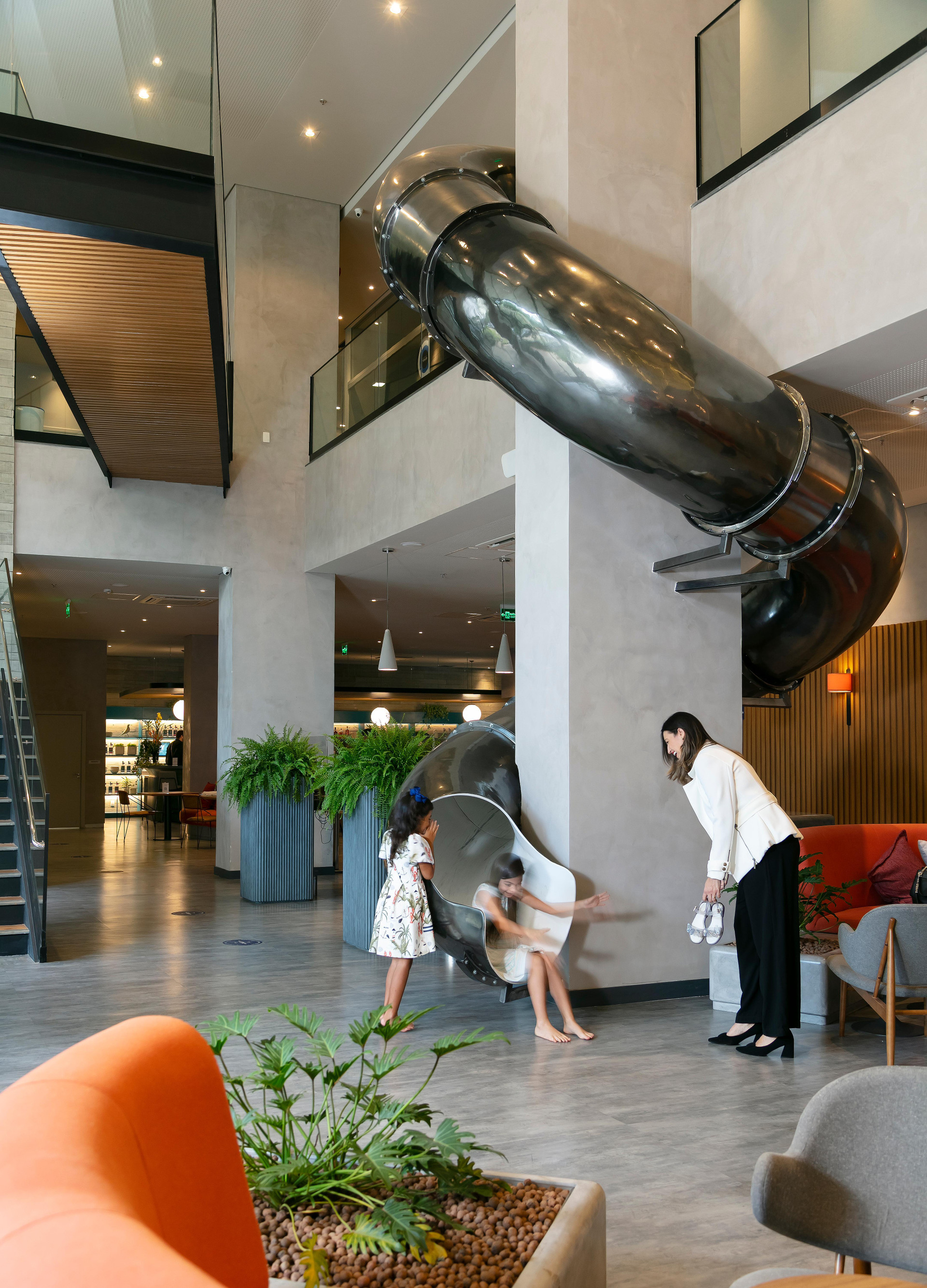 image-housing-carousel