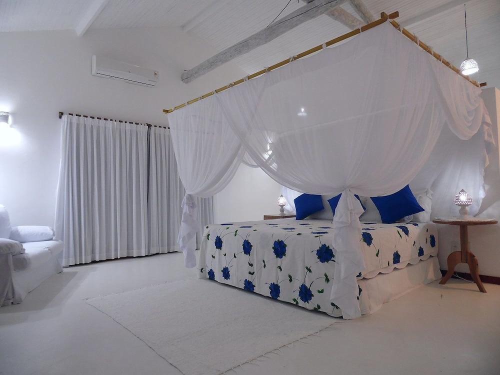image-housing-carousel