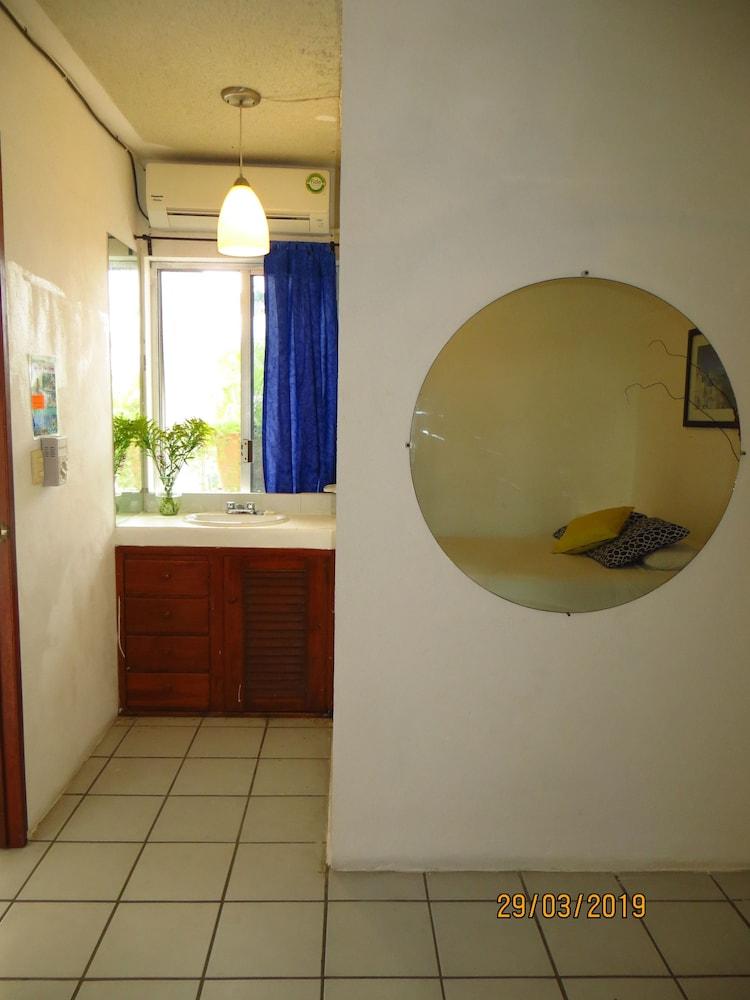 image-housing-carousel
