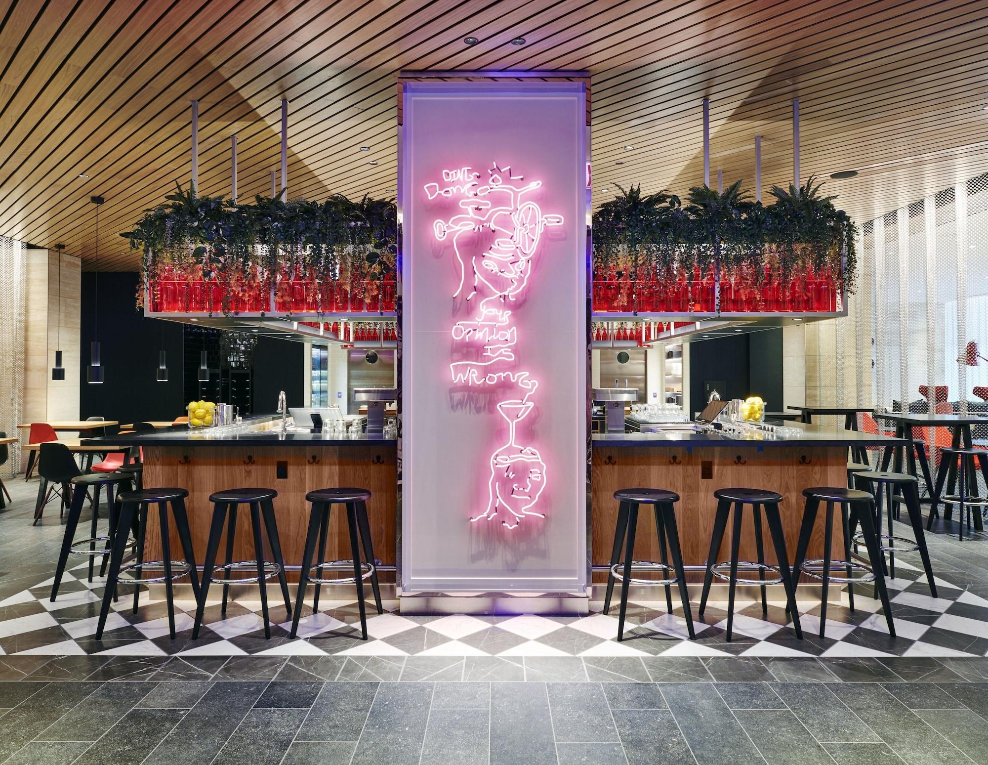 image-housing-carousel