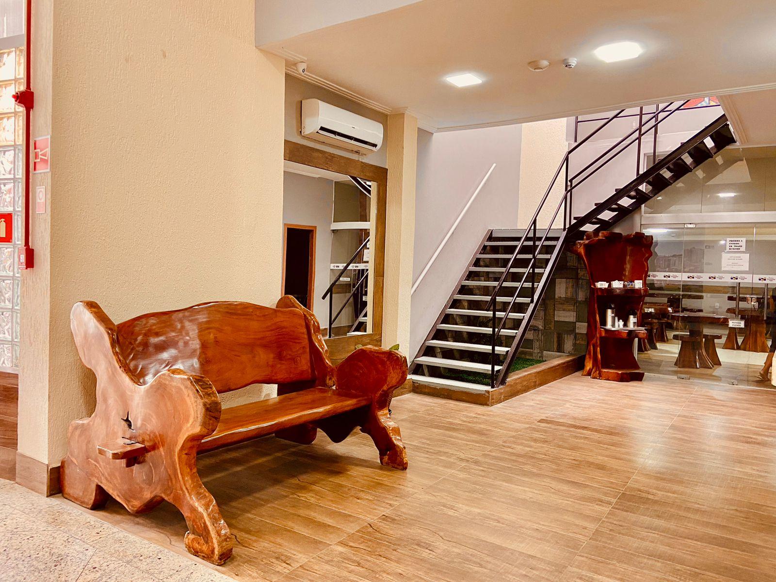 image-housing-carousel