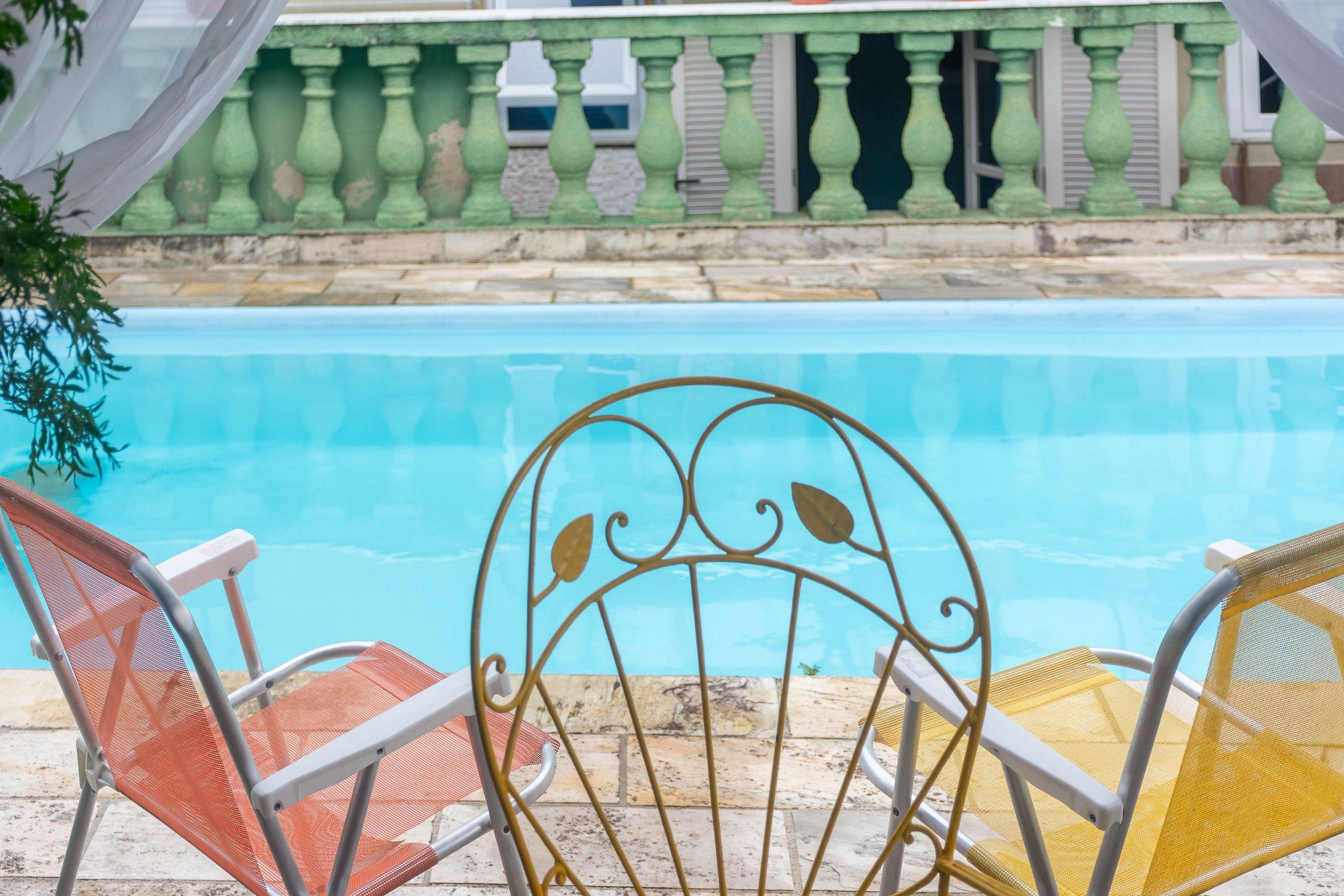 image-housing-carousel